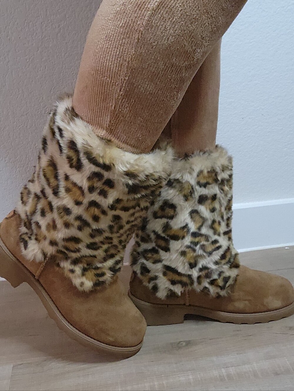 Brand New Bearpaw "Regina" Suede Leopard Faux-Fur Mid-High Boots Size 7 NWT